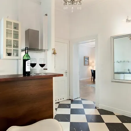 Elite Admiralski Przy Plazy *