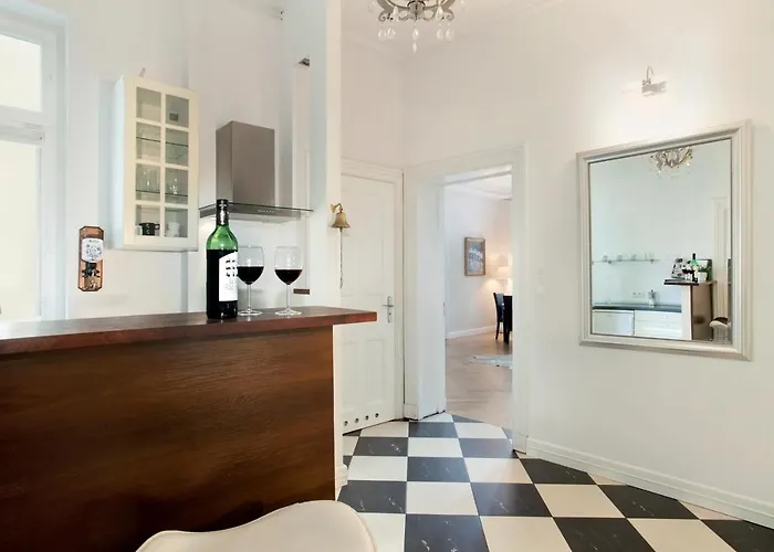 Elite Admiralski Przy Plazy *